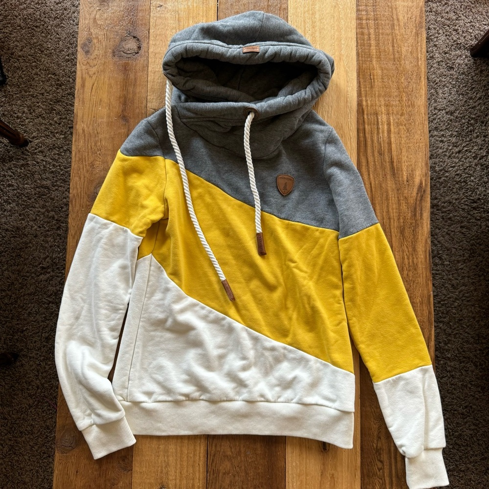 Beautiful Wanakome Hooded Color Block Sweatshirt!